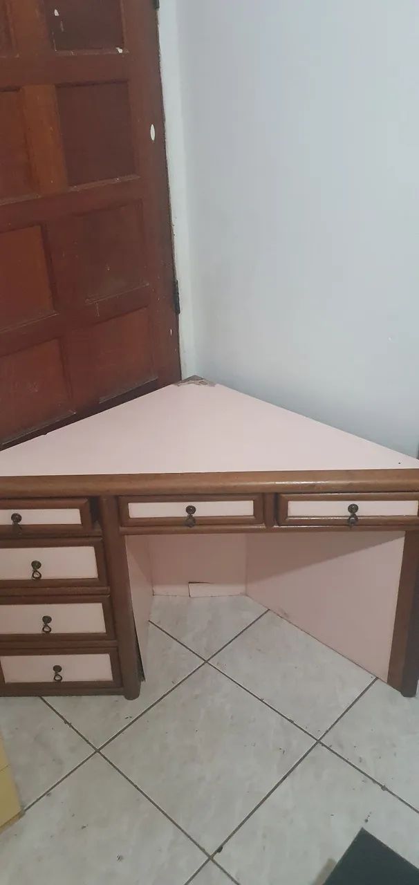 Escrivaninha de Canto64176428412545122