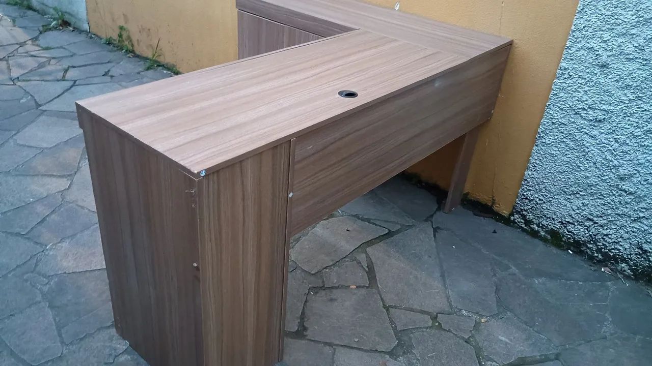 Mesa para computador, em ótimo estado!64961569580673125