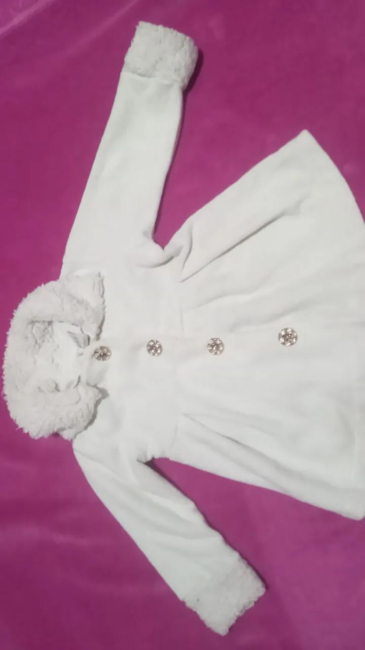 Casaco de bebê  com detalhes