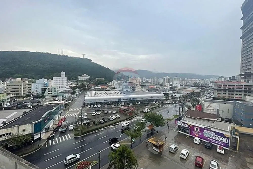 Sala comercial à venda em Balneário Camboriú - Sobreloja no Edifício Cataluña Comercial Ce