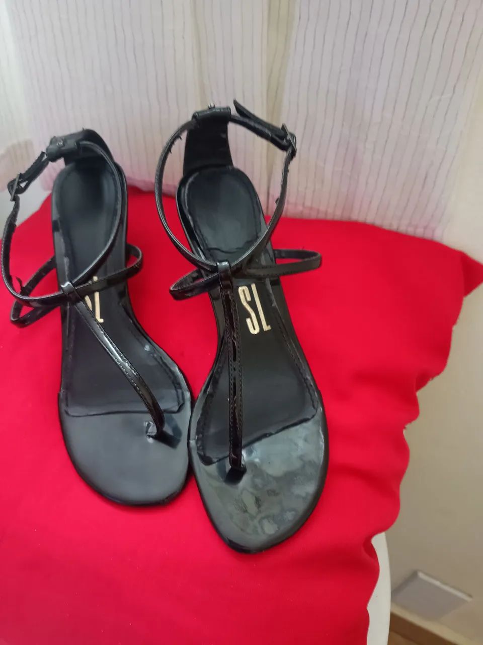 Sandália preta Santa Lolla 