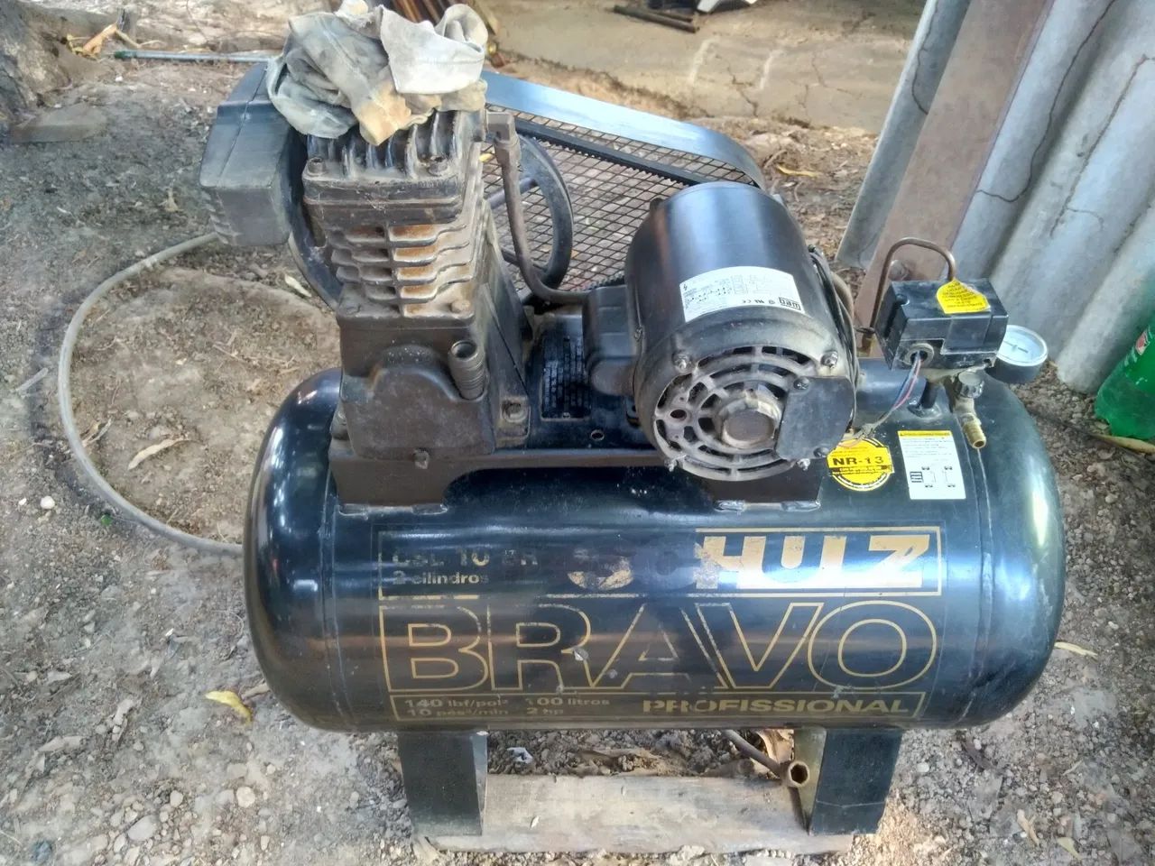 Compressor de ar HULK Bravo Profissional 100 Litros