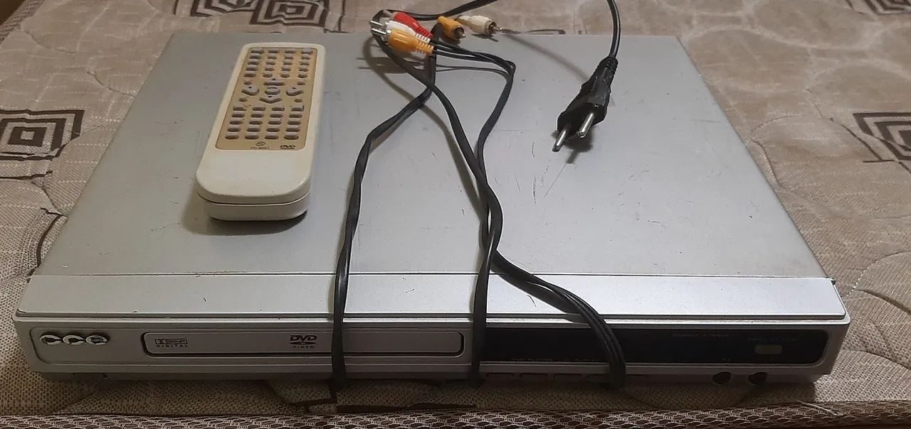 2 aparelhos de DVD com defeito (para retirada de peças). - Foto 2