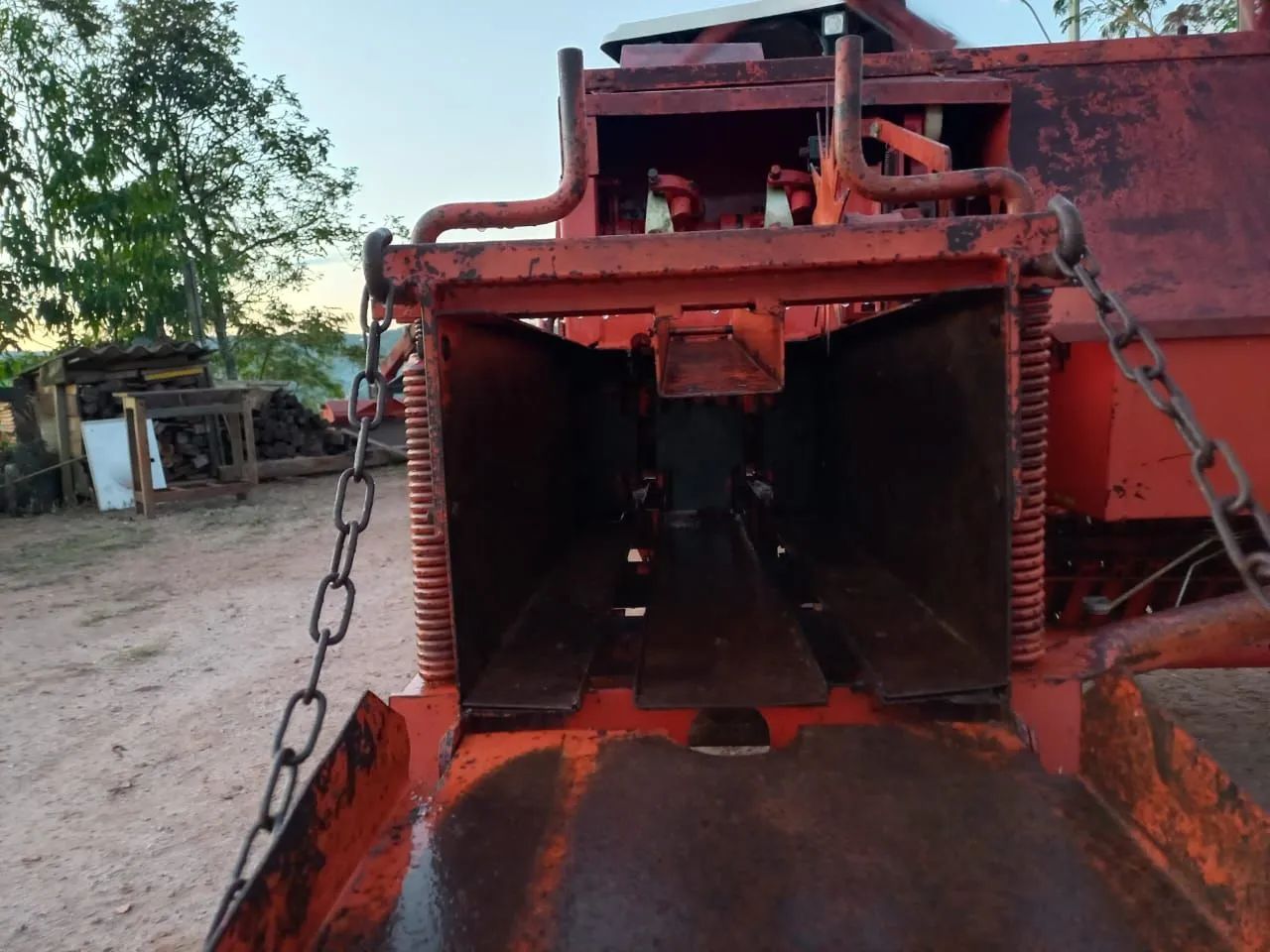 Enfardadeira de feno Menegaz - Foto 2