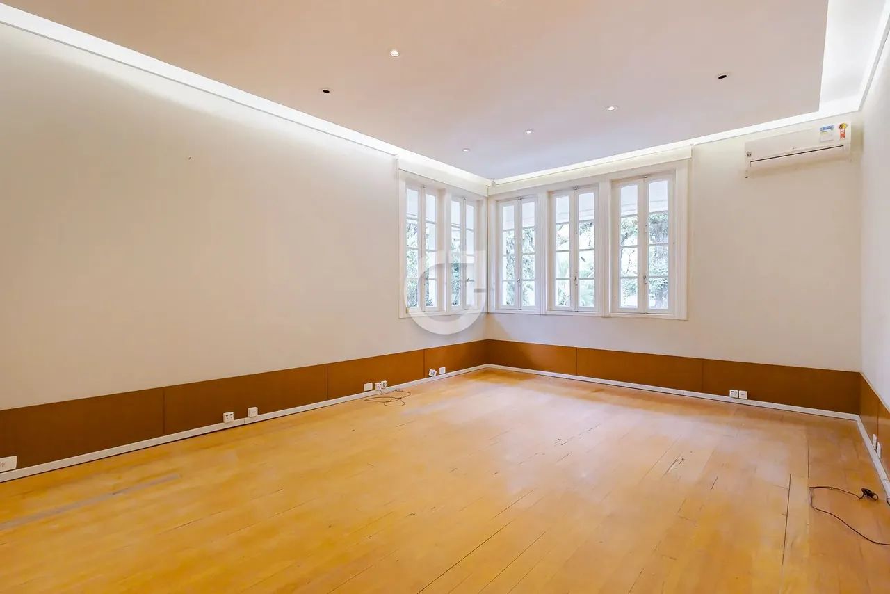 Casa comercial, com 720m² de área construída, 12 salas e estacionamento próprio. - Foto 5