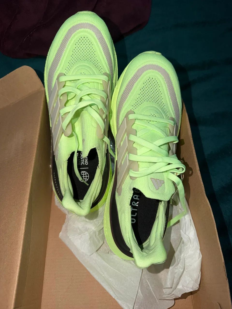 Vende se adidas ultraboost light original na caixa nunca usado na cor verde limão.   - Foto 3