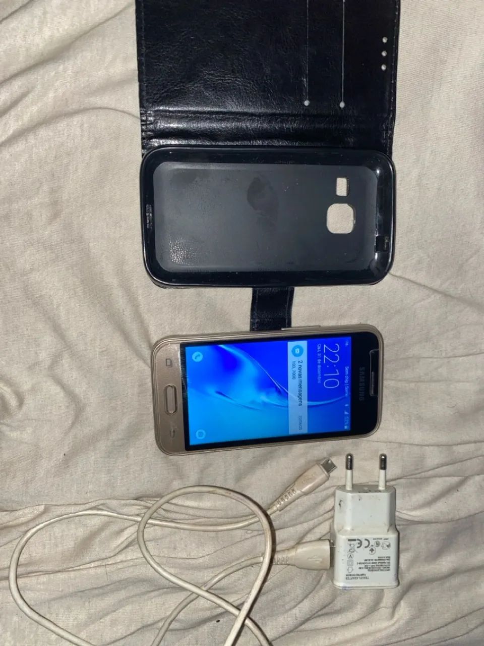 Samsung j1 mini - 8gb - carregador e capinha grátis - Foto 4