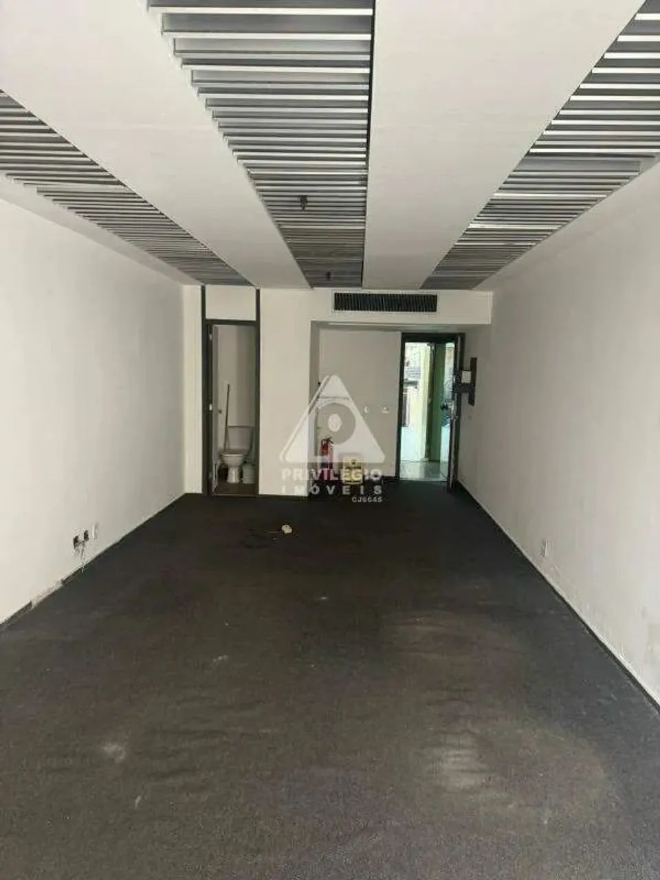 VENDE SALA COMERCIAL NO CENTRO DO RIO