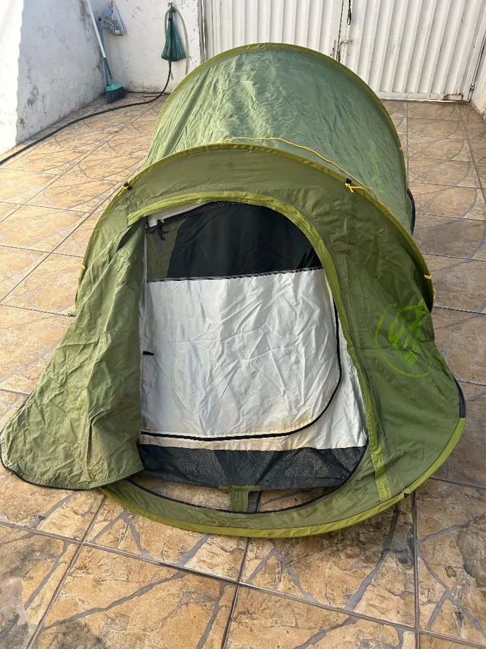 Vendo barraca para camping pouco usada