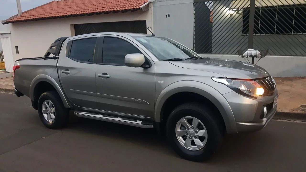 L200 Triton Automática 74 mil km - Foto 3