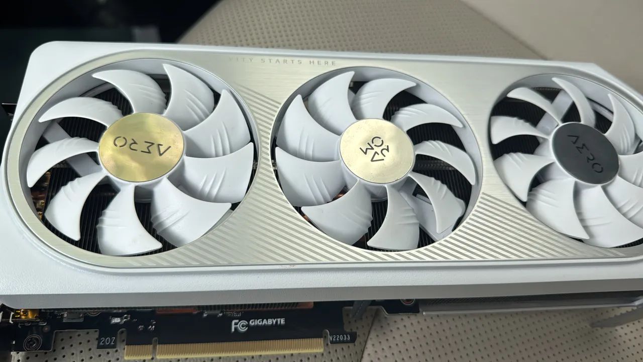 Gigabyte GeForce RTX 4070 Ti AERO OC 12G  - - Foto 2