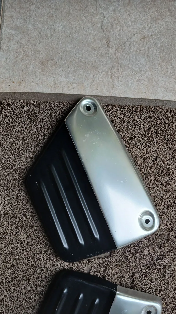 Tampas laterais Vmax 1200cc 2001