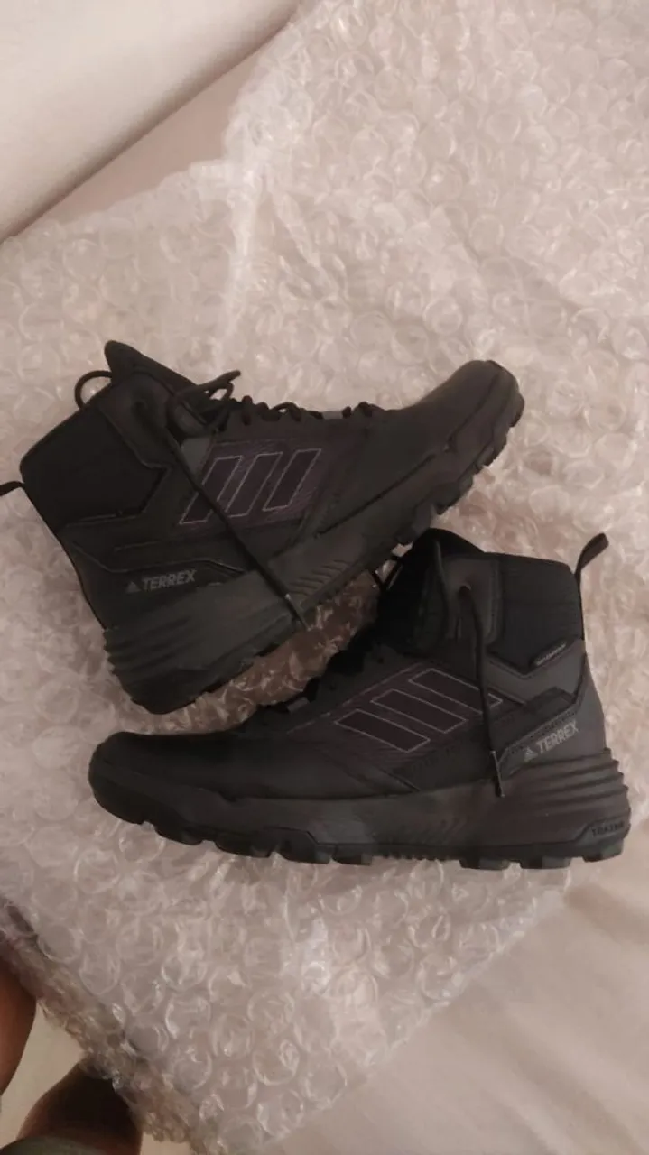 Botas de Trilha Adidas Terrex - Tamanho 43
