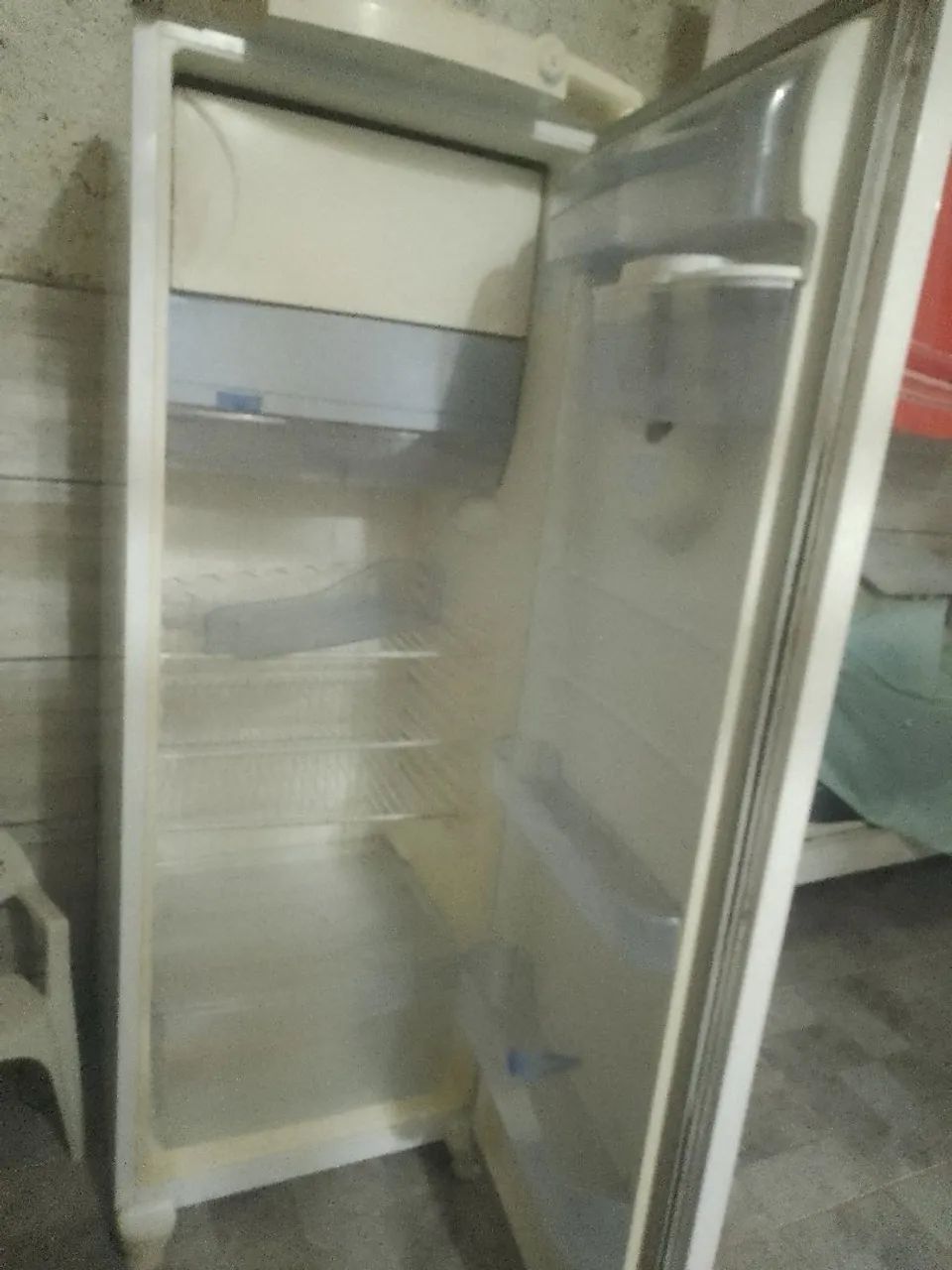 Geladeira. Conservada