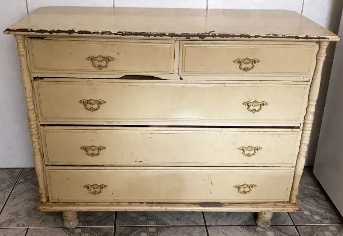 Penteadeira de madeira retrô 