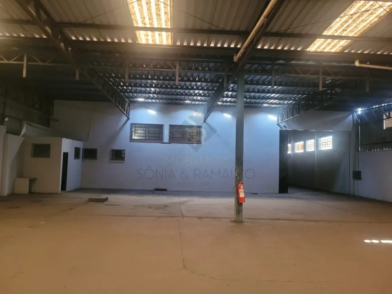 Galpão comercial para Locação no Bairro Parque Industrial Tanquinho, em Ribeirão Preto
