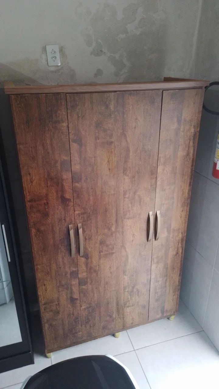 Guarda roupa solteiro 4 portas 