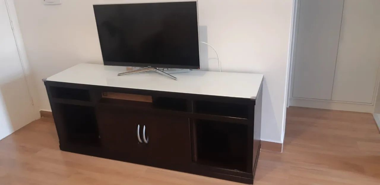 Rack amadeirado com tampo vidro - Foto 3