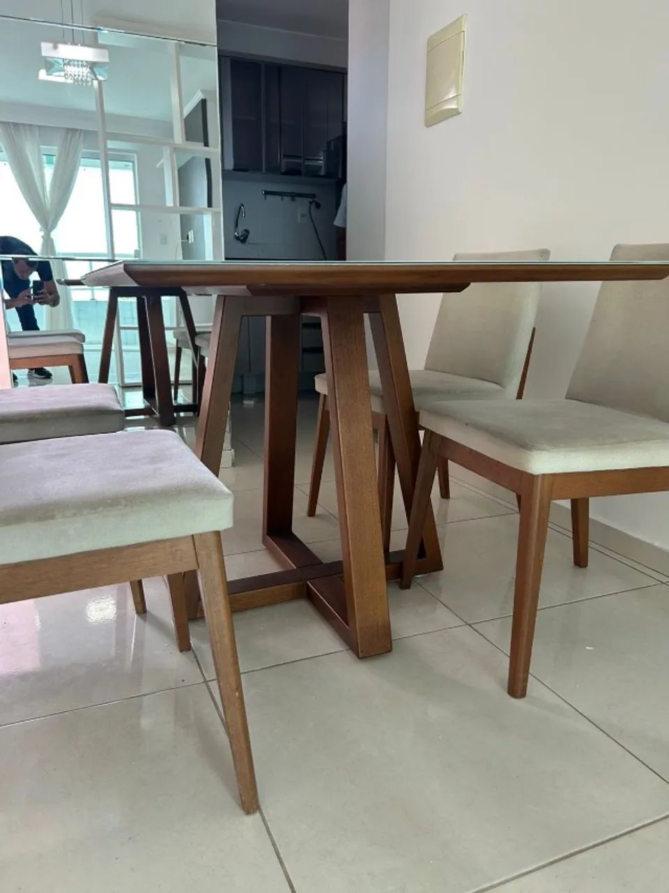 Mesa de jantar com cadeiras - Foto 4