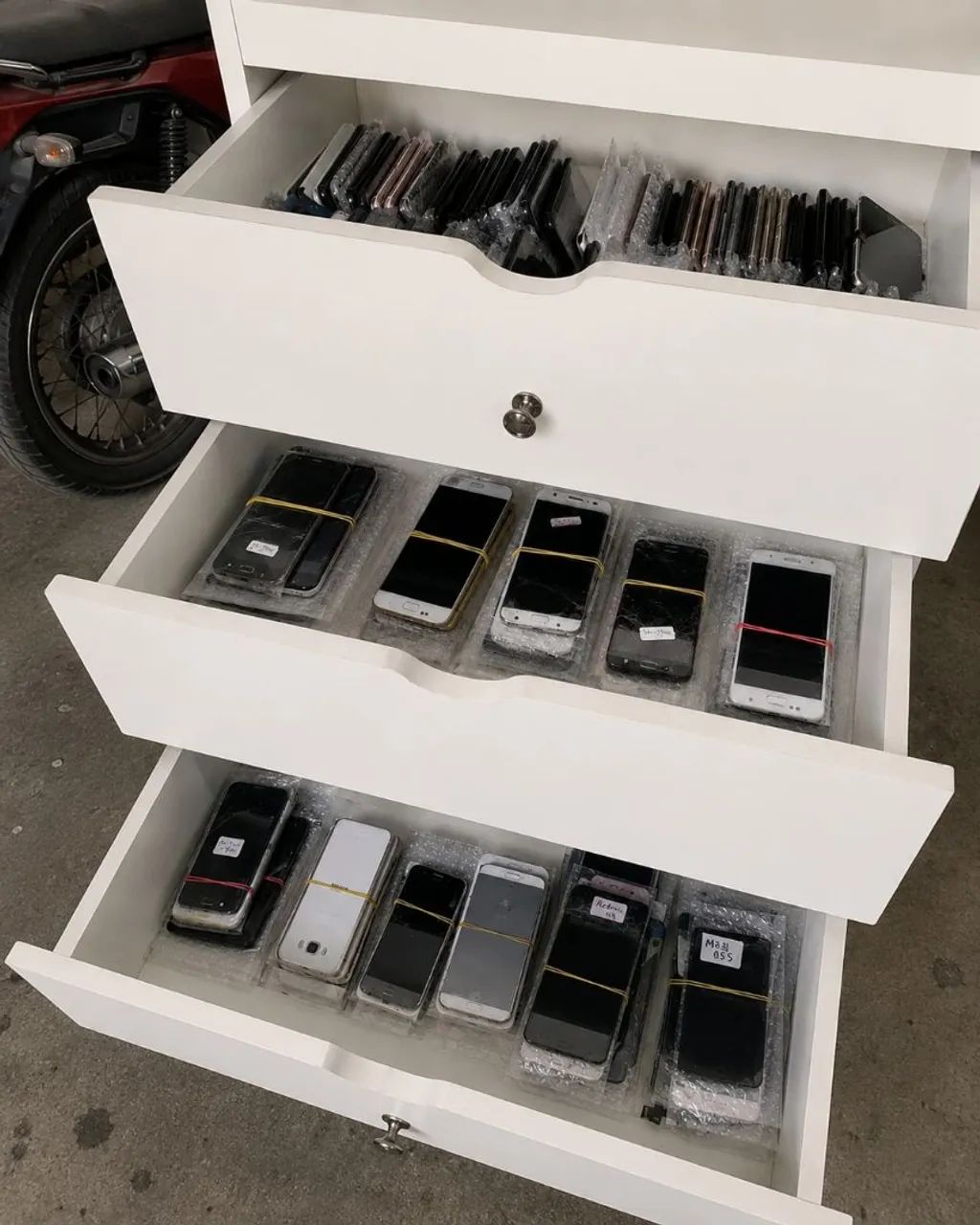 TELAS PRA VENDA, CELULAR 