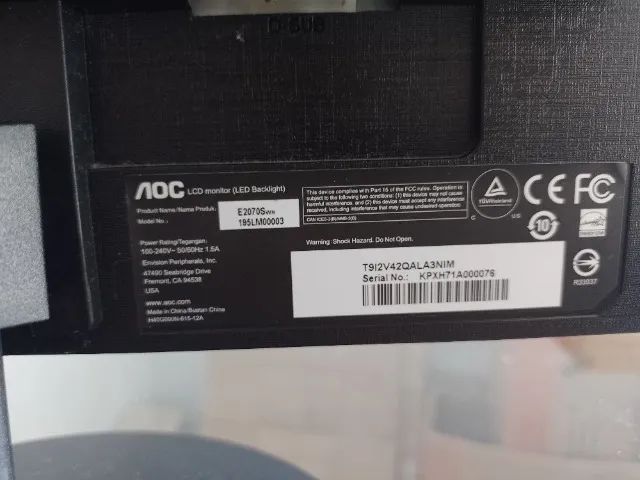 Monitor LCD AOC + teclado K120 + Cabo VGA
