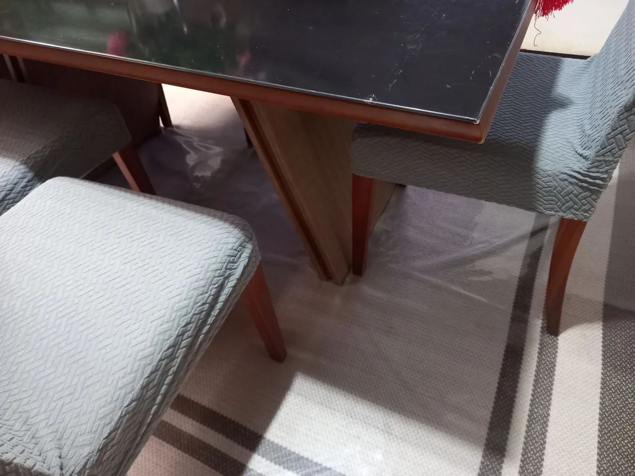 Mesa de madeira e vidro preto - Foto 4