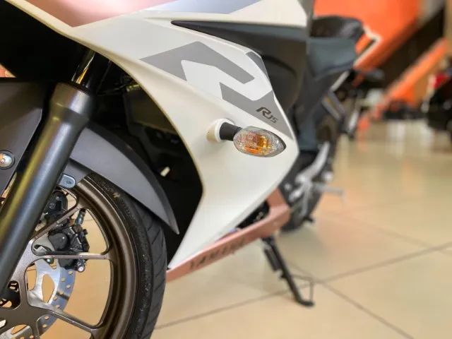 YAMAHA YZF R15 - Foto 4
