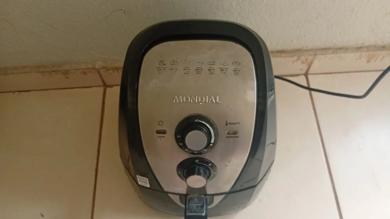 Air fryer mondial 4L 9 meses de uso  - Foto 6