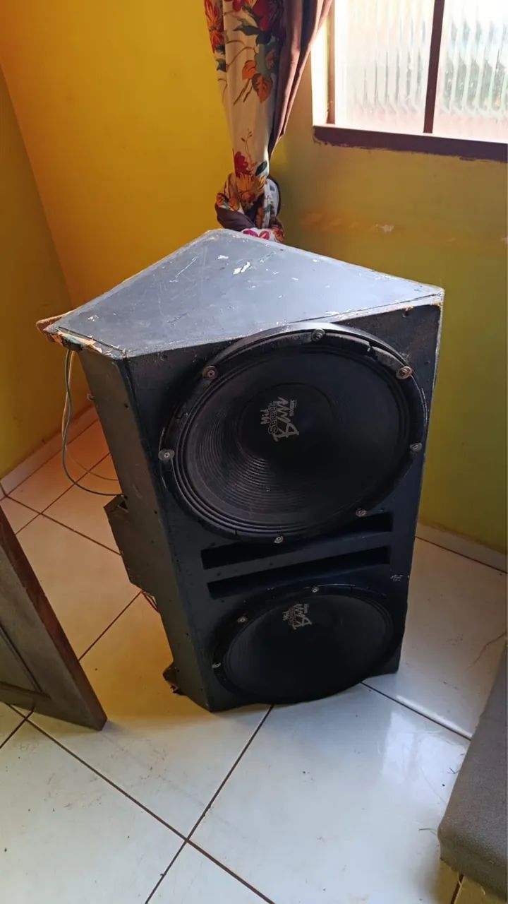 Vendo caixa com dois sub de seco de 1500 rms 