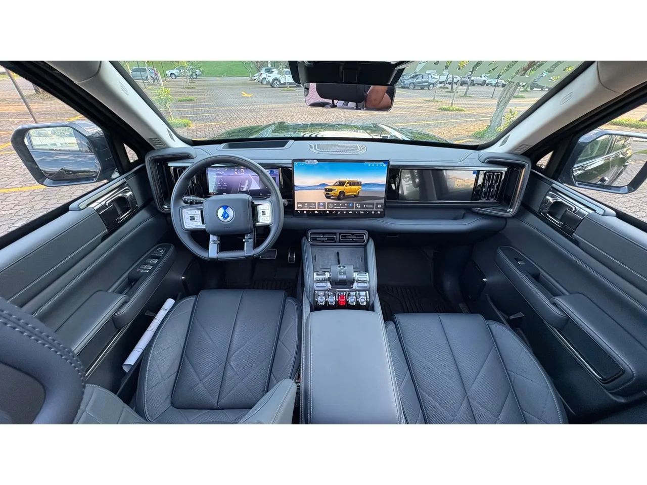 Denza B5 SUV híbrido plug-in, foto 10 de 16