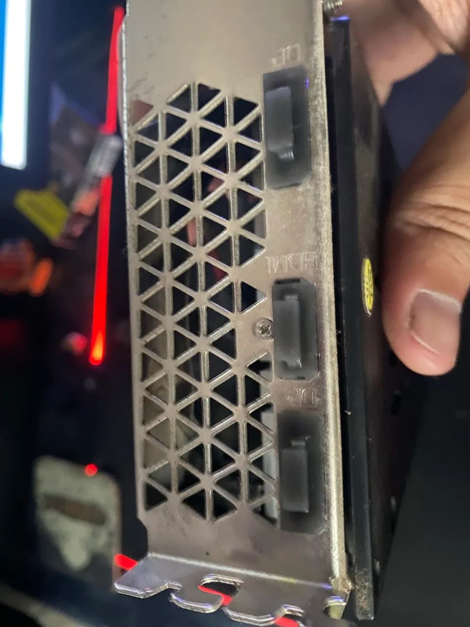 RX 580 2048SP BIOSTAR - Foto 3