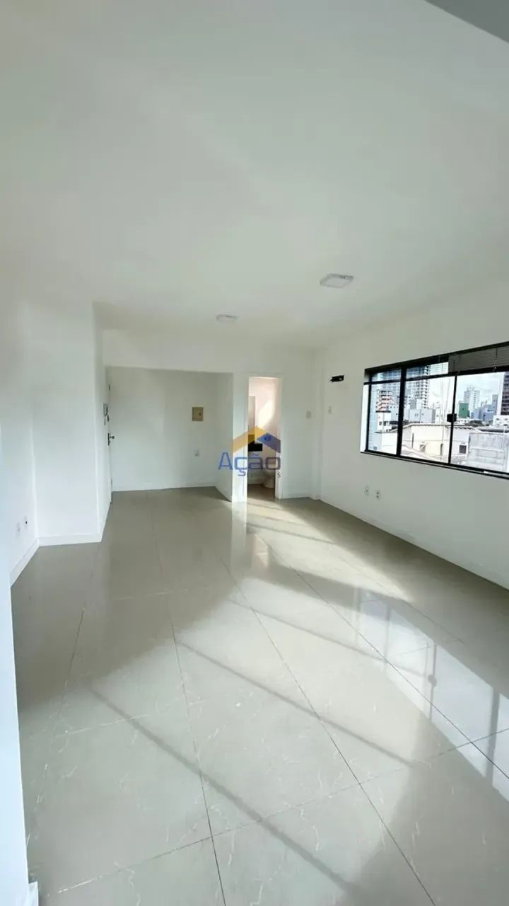 Sala Comercial para Locação Com 40m² no Centro de Itajaí/SC