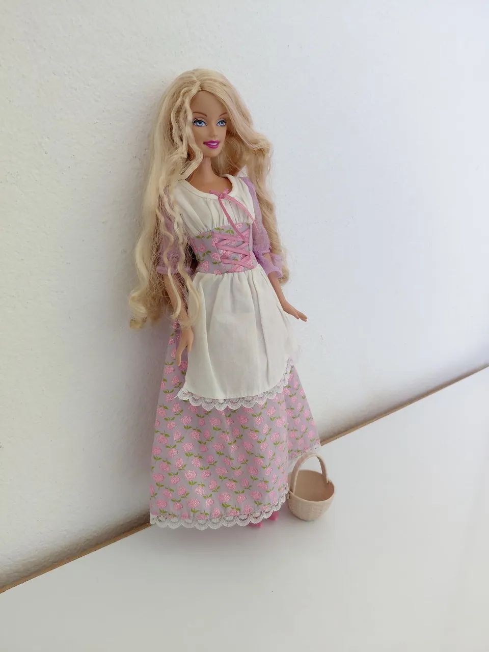 Raríssima boneca Barbie Cinderela  - Foto 2