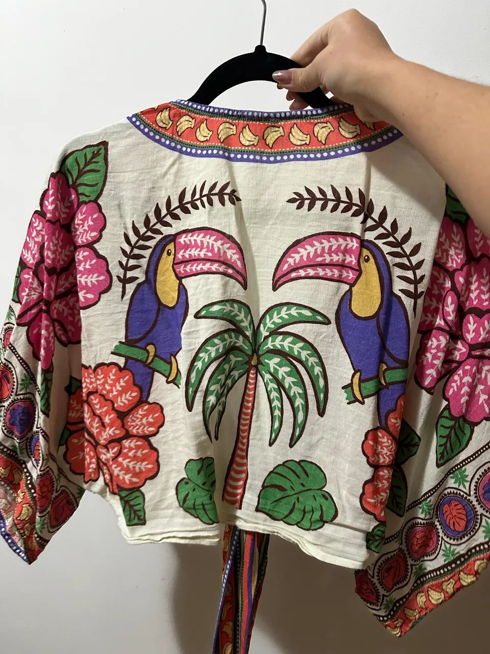 Blusa Farm Estampada Tucano - Foto 2