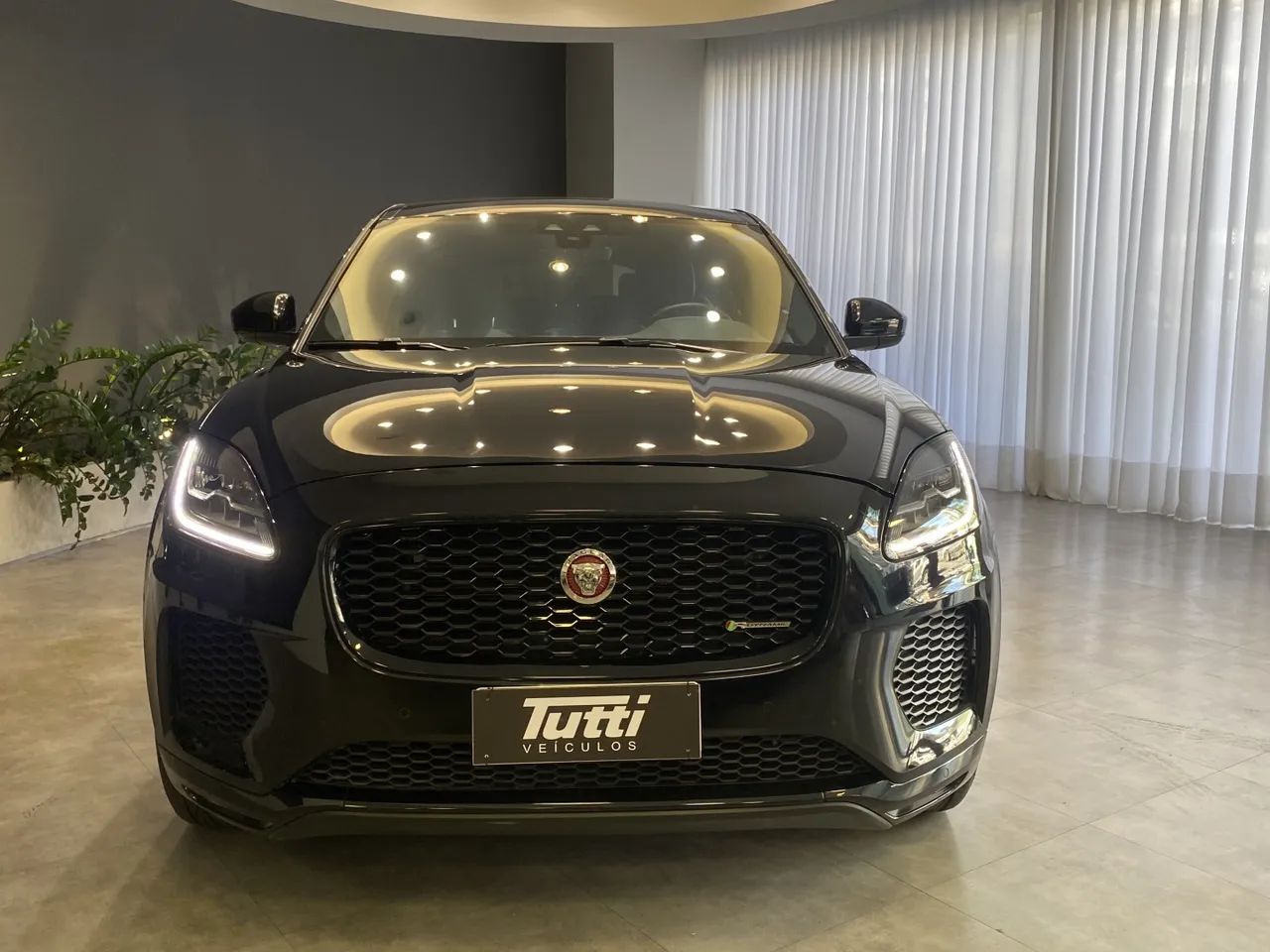 Jaguar E-Pace R-dynamic S 2.0 AWD 249cv Aut. 2019 - Foto 3