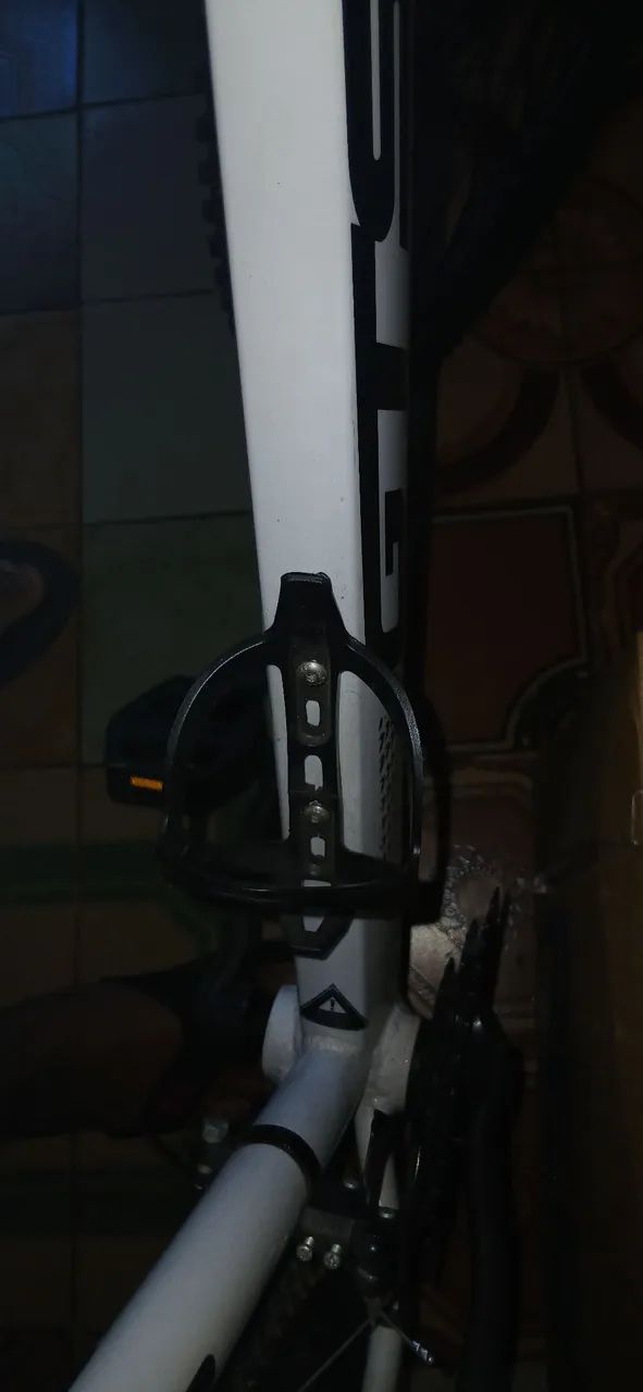 Vendo bicicleta Em ótima conservação aro 29 - Foto 3