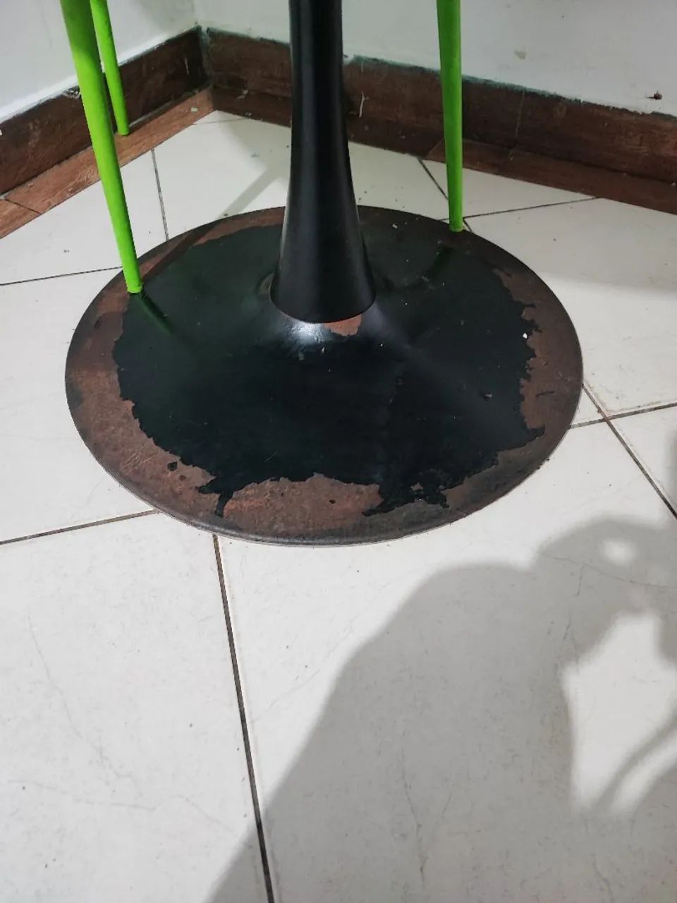 Black Round Table64962185930881122