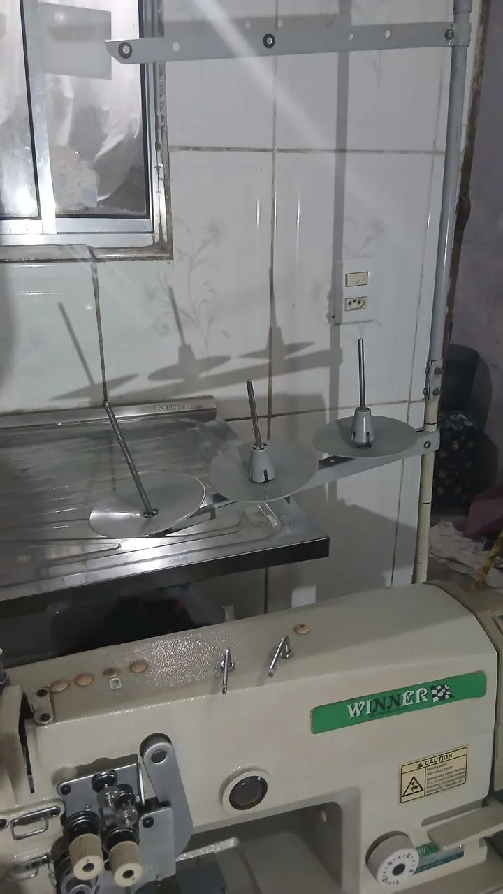 Venda de Máquina de costura - Foto 3