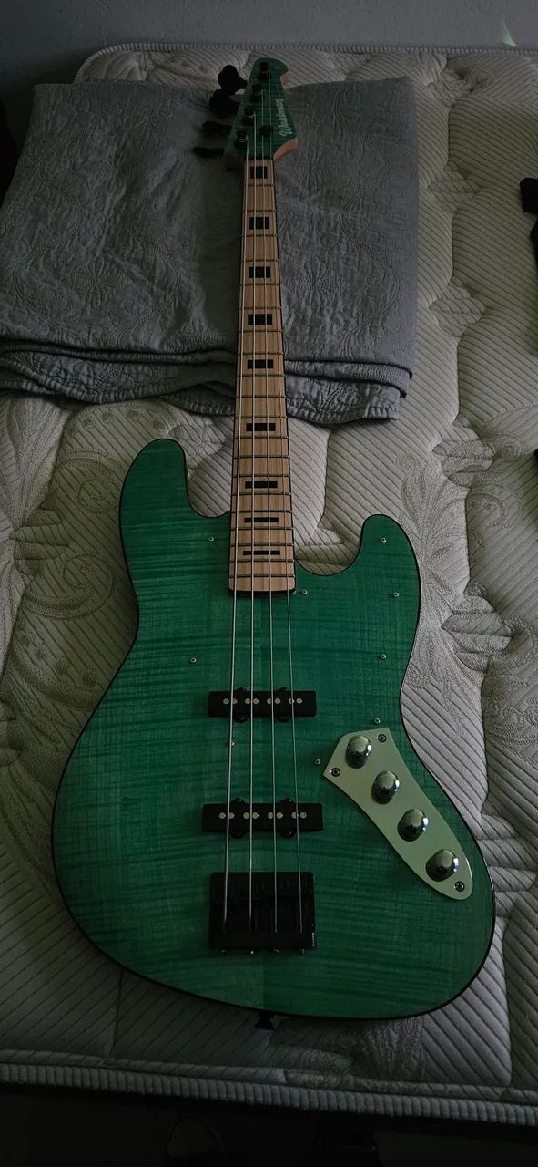baixo waldman gjj505a