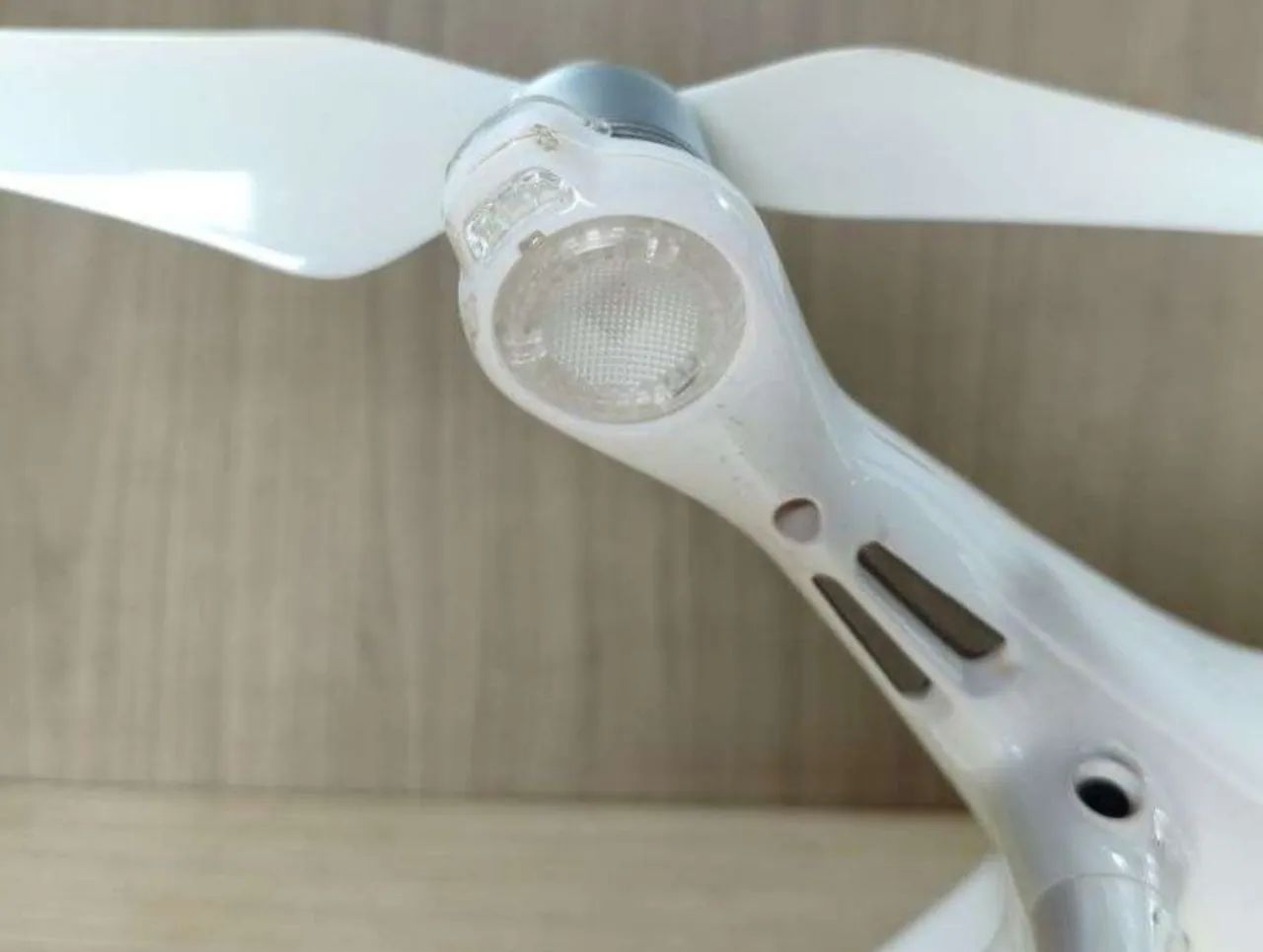 Drone DJI Phantom 4 - Foto 4
