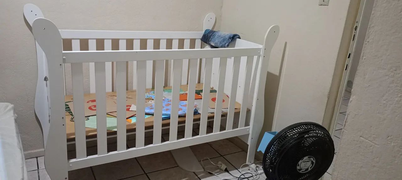 Doação berço de bebê com defeito. 