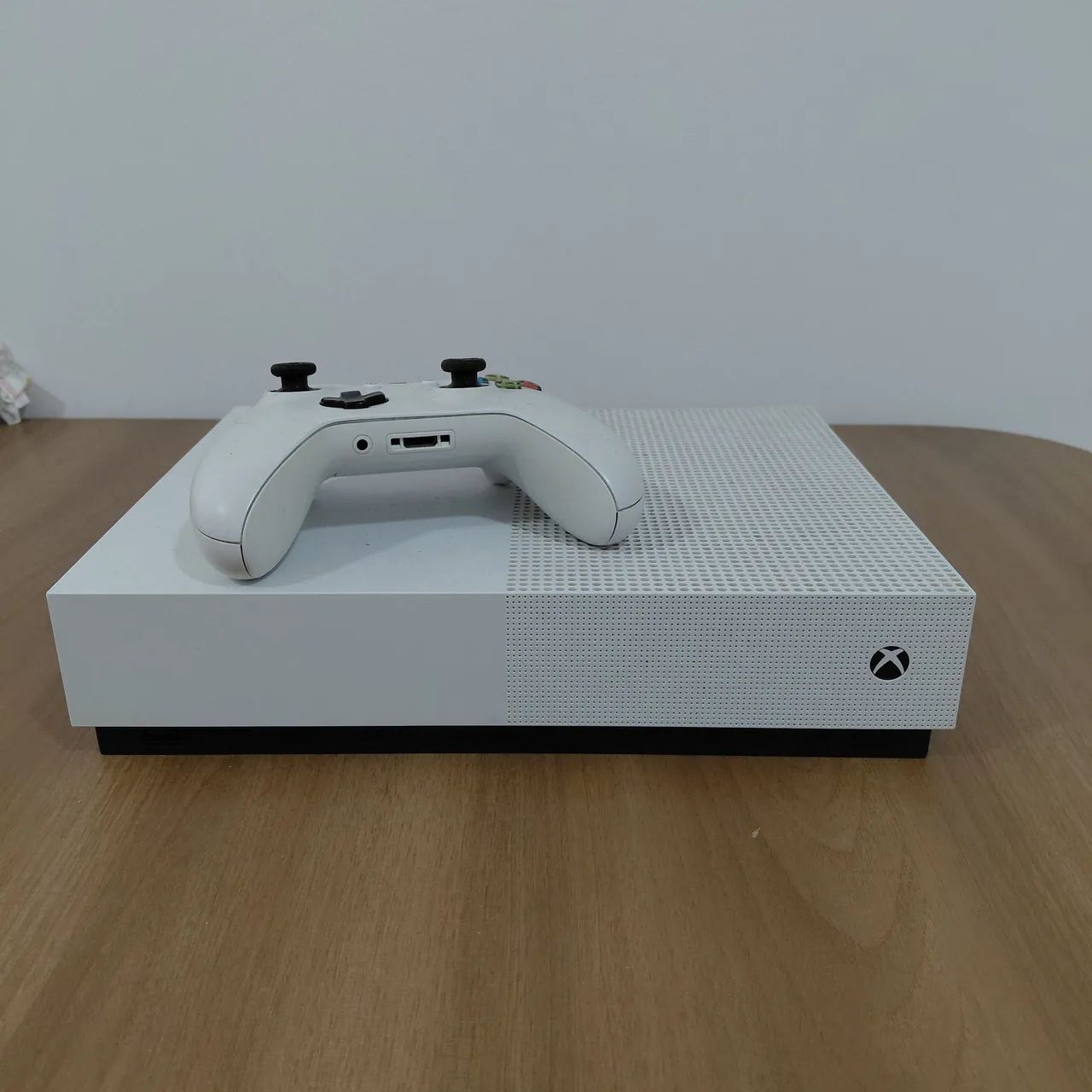 XBOX ONE S ALL DIGITAL 1TB