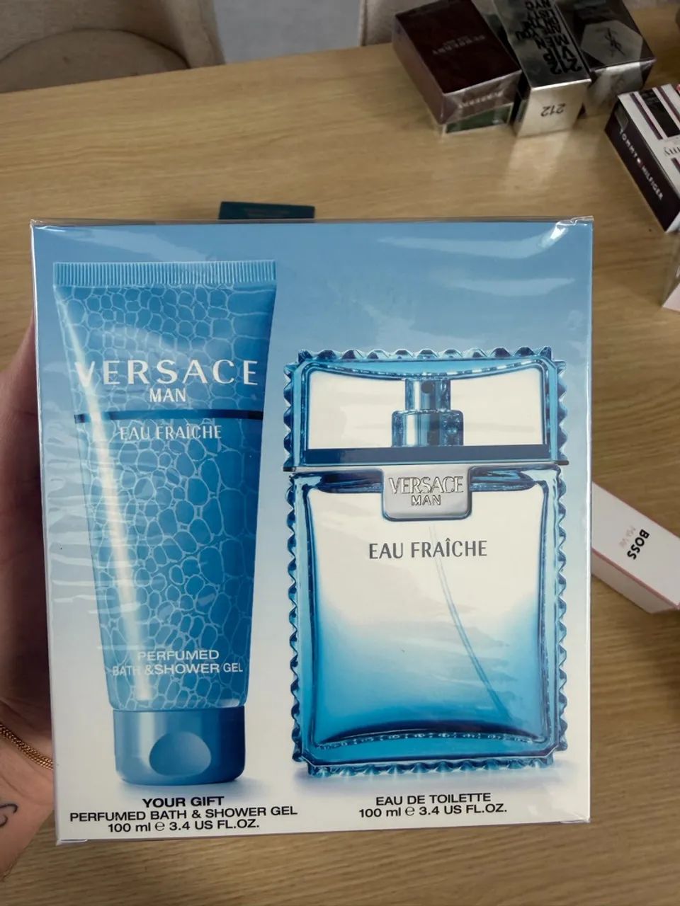 Kit Versace Fraîche perfume + creme 100ml  - Foto 3