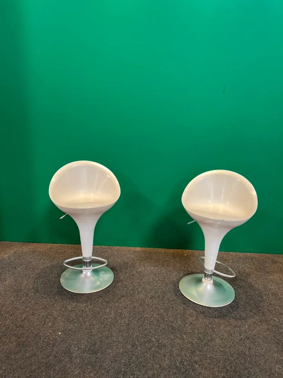 Cadeiras Banquetas Tulipa - Foto 2