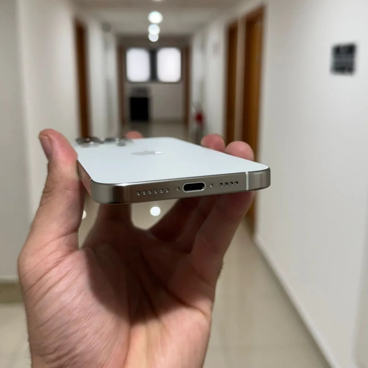 iPhone 15 Pro Max 256GB Branco Face ID Off - Foto 4