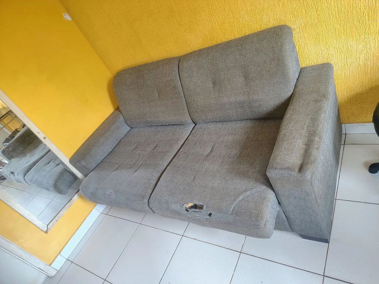 Vende-se Sofá Semi Retrátil Usado - Foto 2