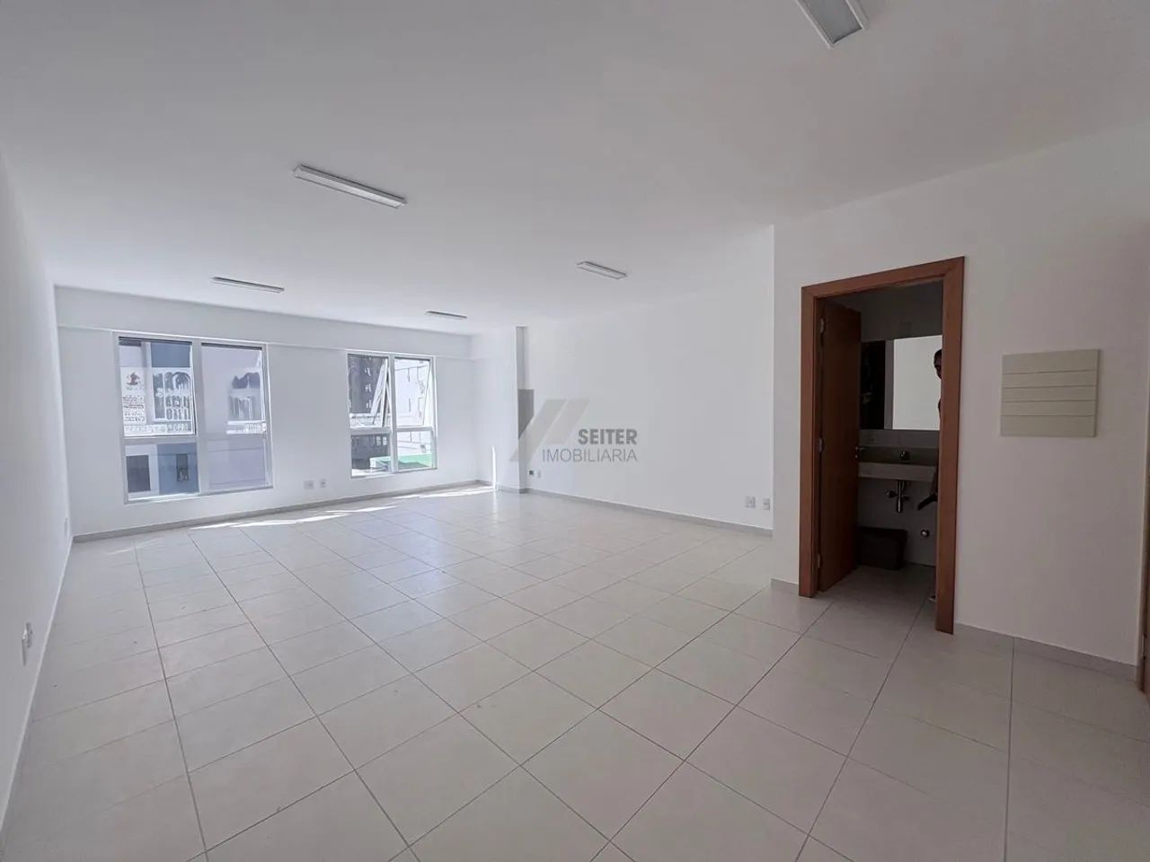 Sala comercial a venda Florianopolis Itacorubi com 42 m2 de área com vaga de garagem - Foto 3