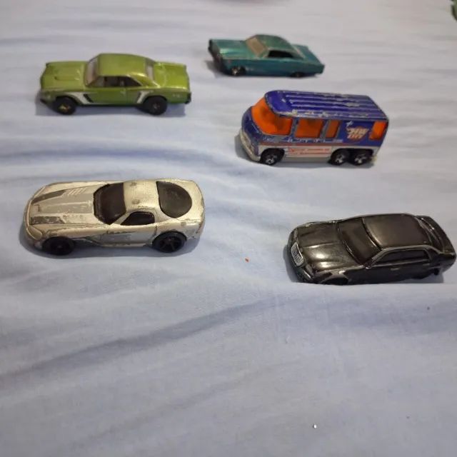 Lote 5 carrinhos Hot Wheels/Maisto - Foto 3