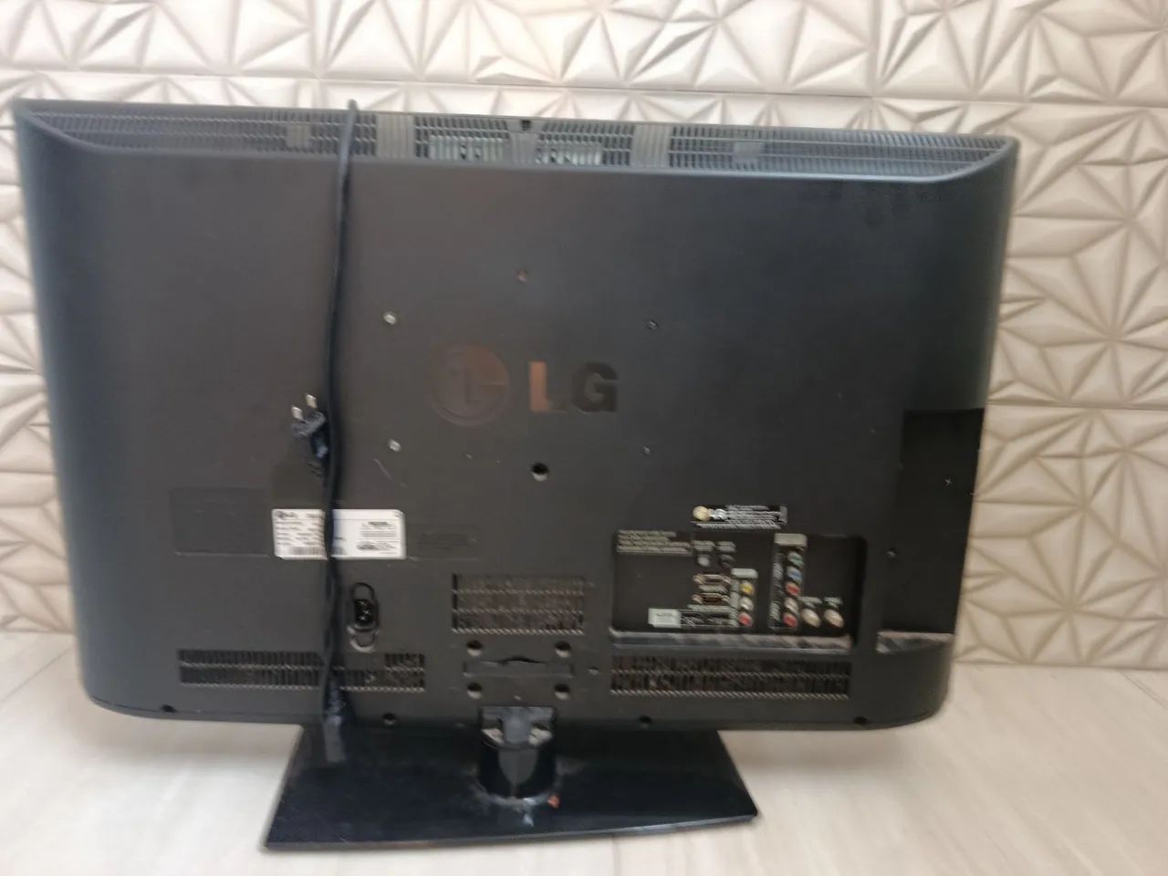 Vendo tv 32 polegadas LG LCD (leia anúncio) - Foto 2