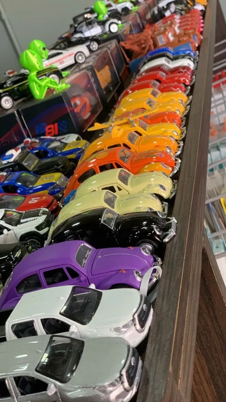 CARRINHO E CAMINHÃO EM MINIATURAS - Foto 2